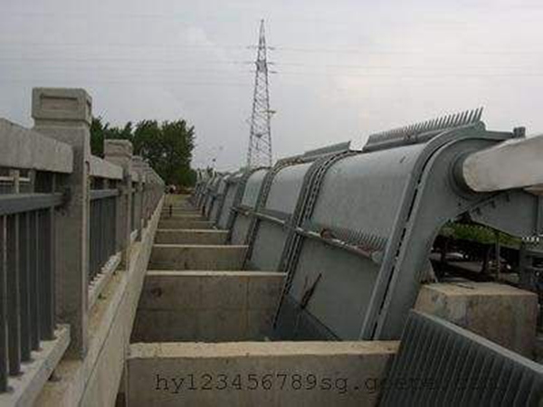 抓斗清污機(jī)廠家