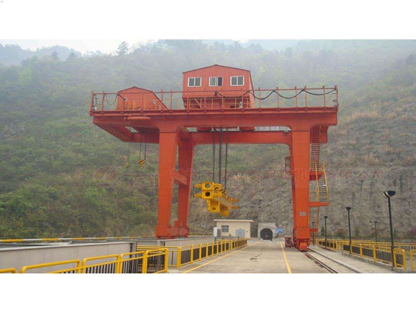 湖南岳陽(yáng)壩頂門(mén)機(jī)租賃廠家